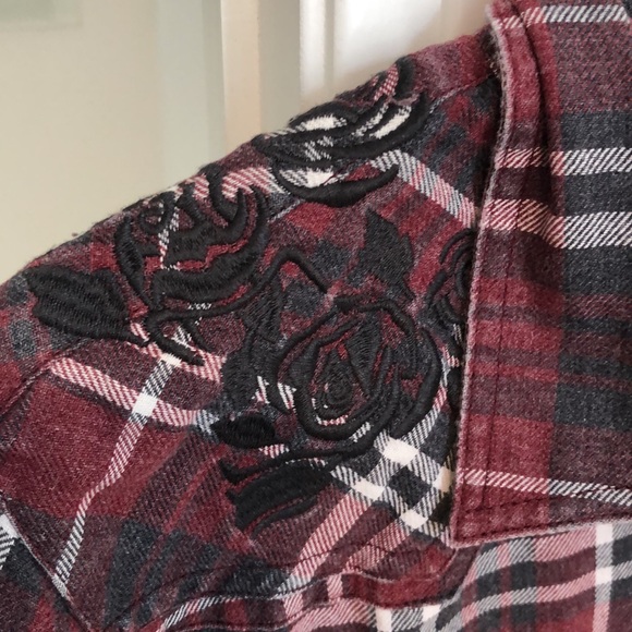 Button down flannel - Picture 2 of 3